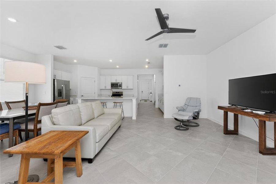 Furnished interior view inside a new home in , Englewood (Image 47).