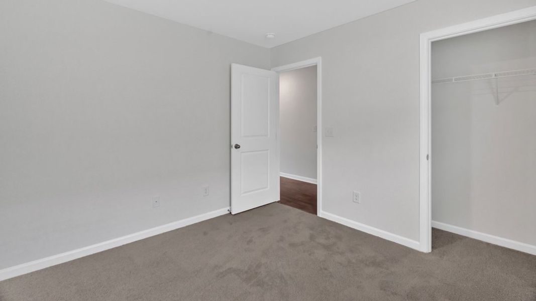 Spacious, unfurnished interior of a new home in Ferry Grove, Lexington (Image 12).