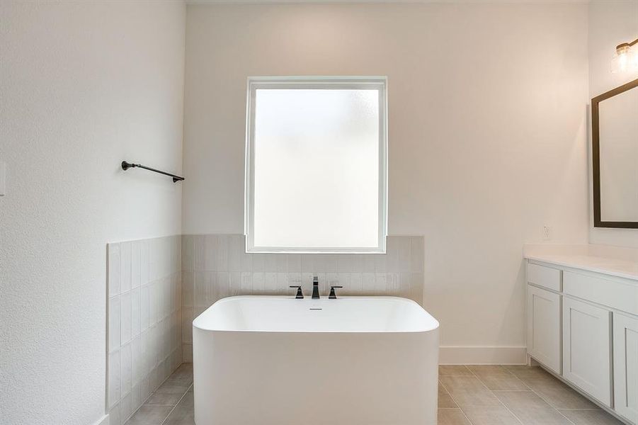 Furnished interior view inside a new home in Talon Hills, Fort Worth (Image 26). Furnished interior view inside a new home in Talon Hills, Fort Worth (Image 26).