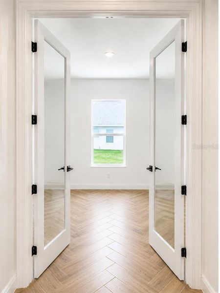 Spacious, unfurnished interior of a new home in North River Ranch, Parrish (Image 14).