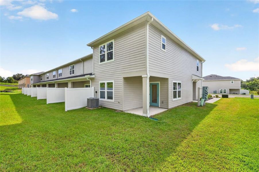 Exterior details and patio area of a home in , Alachua (Image 28).
