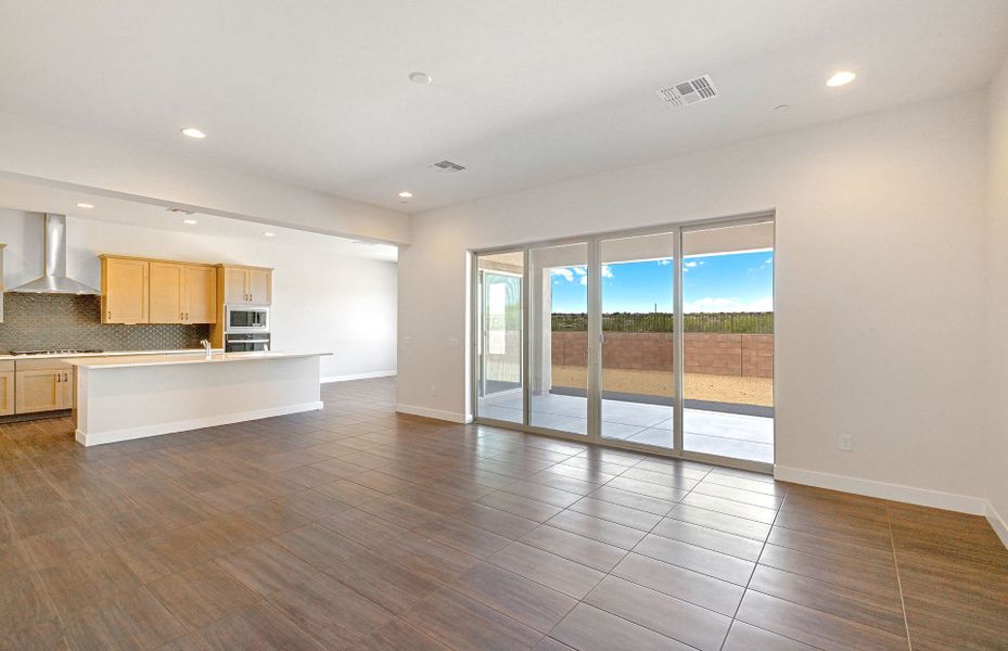 Spacious, unfurnished interior of a new home in Vistoso Canyon Estates, Oro Valley (Image 25). Spacious, unfurnished interior of a new home in Vistoso Canyon Estates, Oro Valley (Image 25).