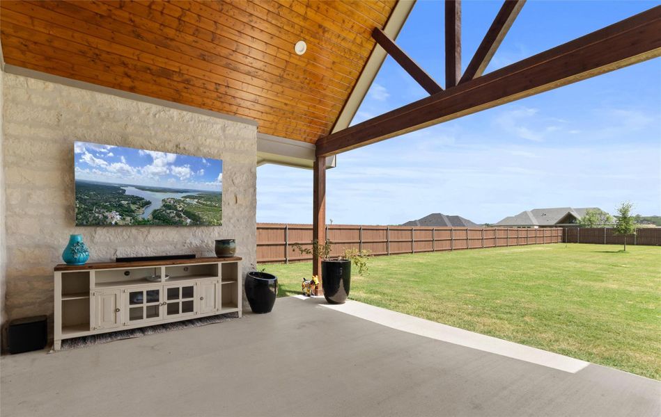 MAZING VAULTED COVERED BACK PORCH with built in outdoor kitchen including GRILL AND SINK. MAZING VAULTED COVERED BACK PORCH with built in outdoor kitchen including GRILL AND SINK.