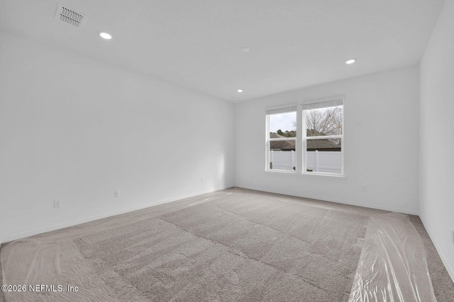 Spacious, unfurnished interior of a new home in Murray Farms, Middleburg (Image 25).