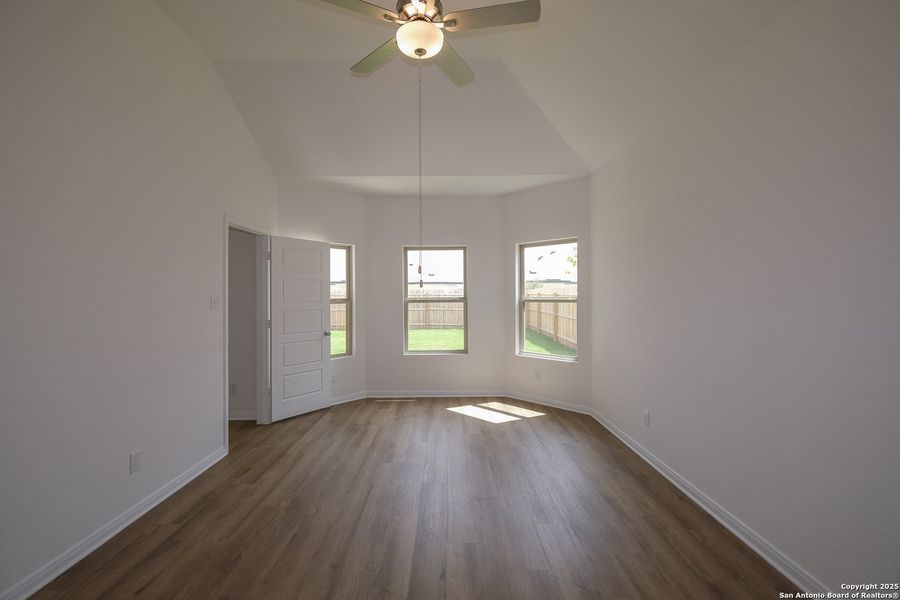 Spacious, unfurnished interior of a new home in Winding Brook, San Antonio (Image 19). Spacious, unfurnished interior of a new home in Winding Brook, San Antonio (Image 19).