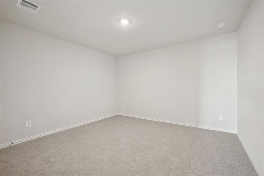 Spacious, unfurnished interior of a new home in Lakehaven - Premier Series, Farmersville (Image 19).