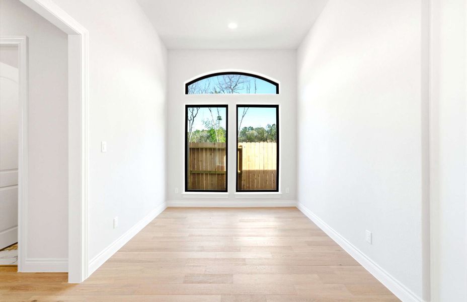 Spacious, unfurnished interior of a new home in The Highlands 55′, Porter (Image 23).
