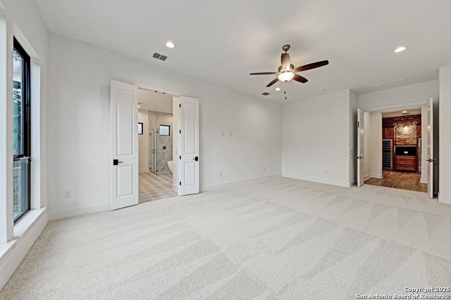 Spacious, unfurnished interior of a new home in , Boerne (Image 38).