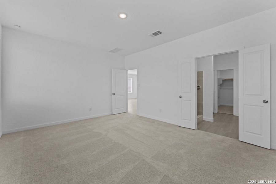 Spacious, unfurnished interior of a new home in Espada, San Antonio (Image 17).