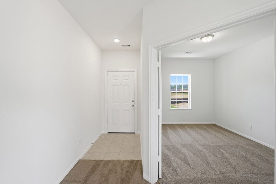 Spacious, unfurnished interior of a new home in Magnolia Springs, Montgomery (Image 21).