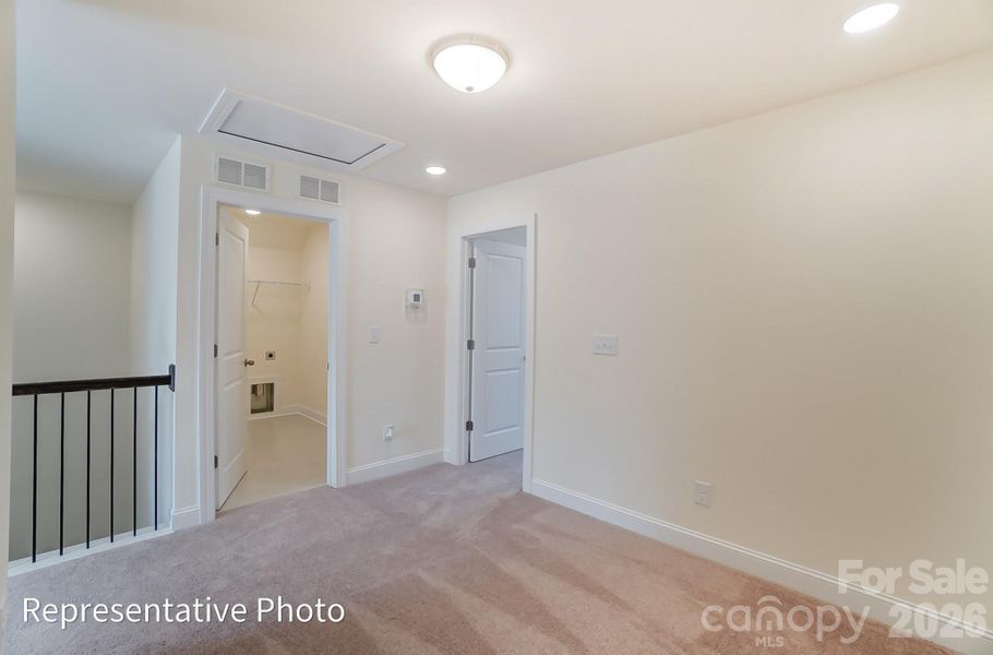 Spacious, unfurnished interior of a new home in Harrisburg Village, Harrisburg (Image 14).