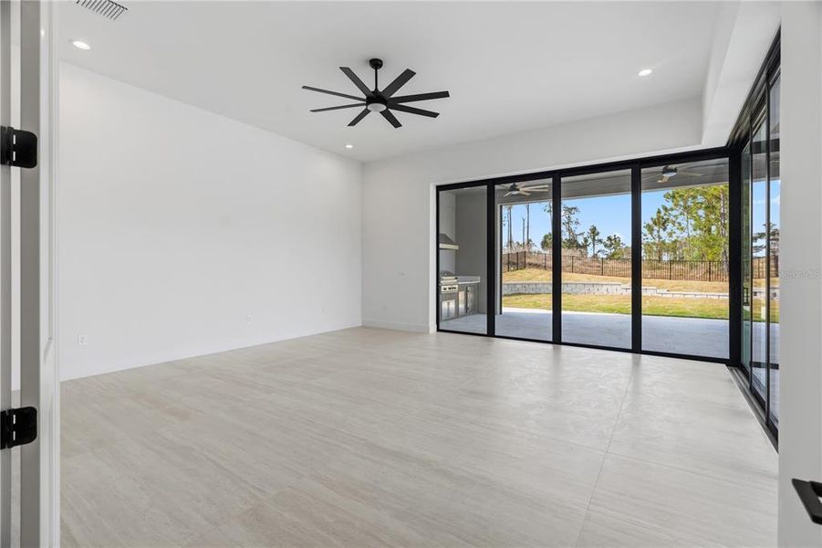 Spacious, unfurnished interior of a new home in , Montverde (Image 28).