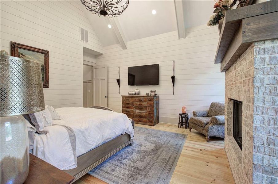 Furnished interior view inside a new home in , Temple (Image 34).