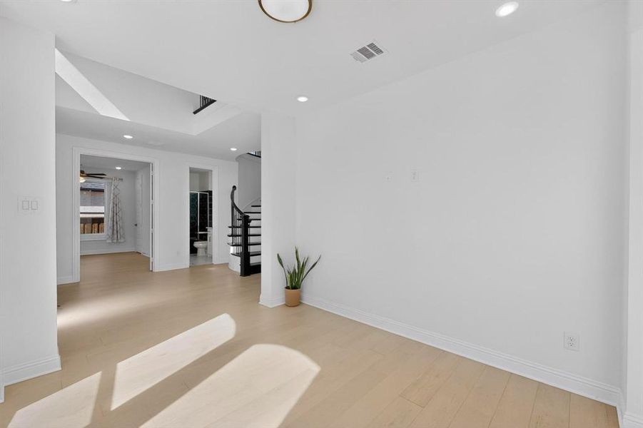 Spacious, unfurnished interior of a new home in , Prosper (Image 28).