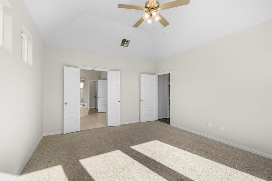 Spacious, unfurnished interior of a new home in Southern Pointe, College Station (Image 14). Spacious, unfurnished interior of a new home in Southern Pointe, College Station (Image 14).