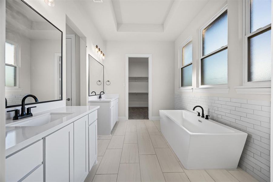 Furnished interior view inside a new home in Waterfall Ranch - 1 Acre Lots, Waxahachie (Image 7). Furnished interior view inside a new home in Waterfall Ranch - 1 Acre Lots, Waxahachie (Image 7).