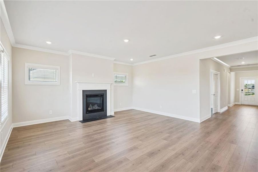 Spacious, unfurnished interior of a new home in River Pointe, Monroe (Image 20).