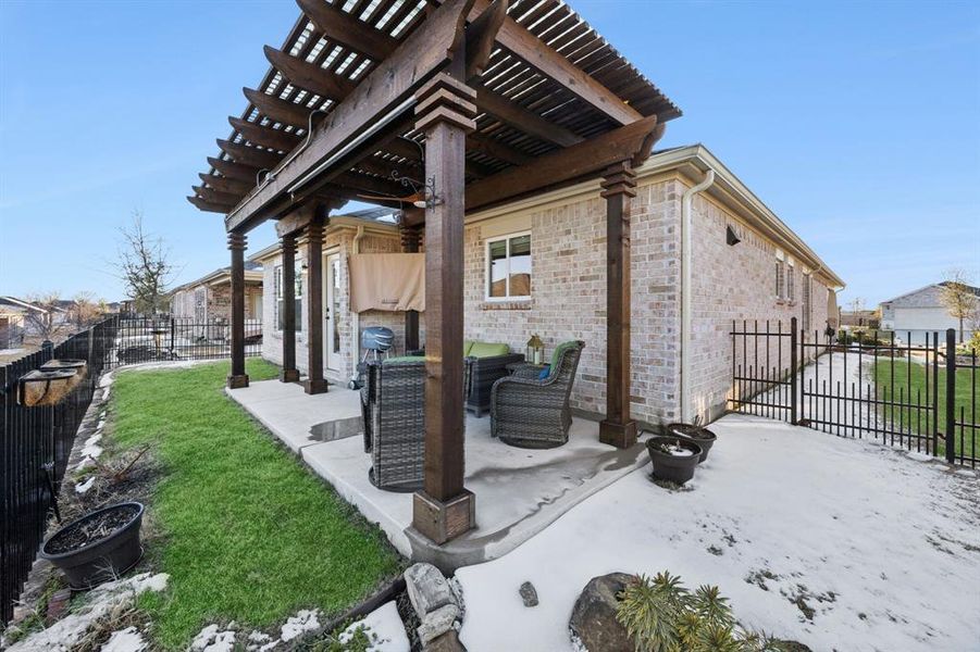 Exterior details and patio area of a home in , McKinney (Image 4).
