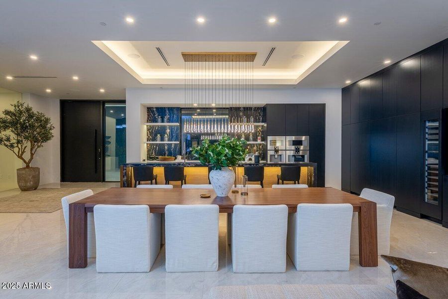 11 Dining Experience