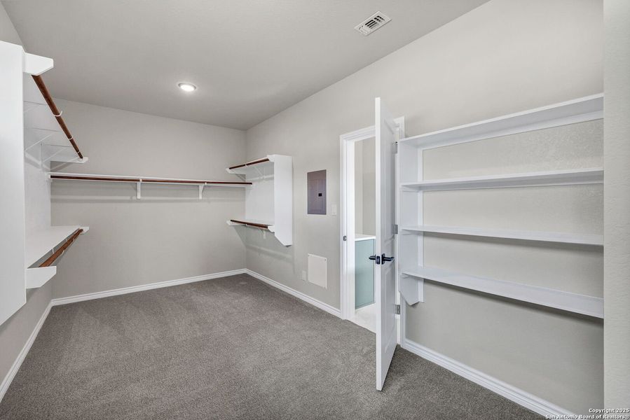 Image 44 of a home in .