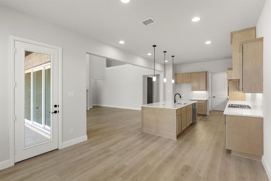 19. 2232 Euclid - Dining (2) 19. 2232 Euclid - Dining (2)