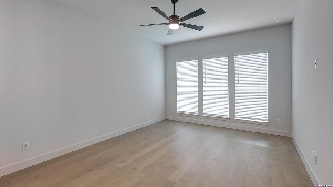Spacious, unfurnished interior of a new home in The Dominion, San Antonio (Image 19).