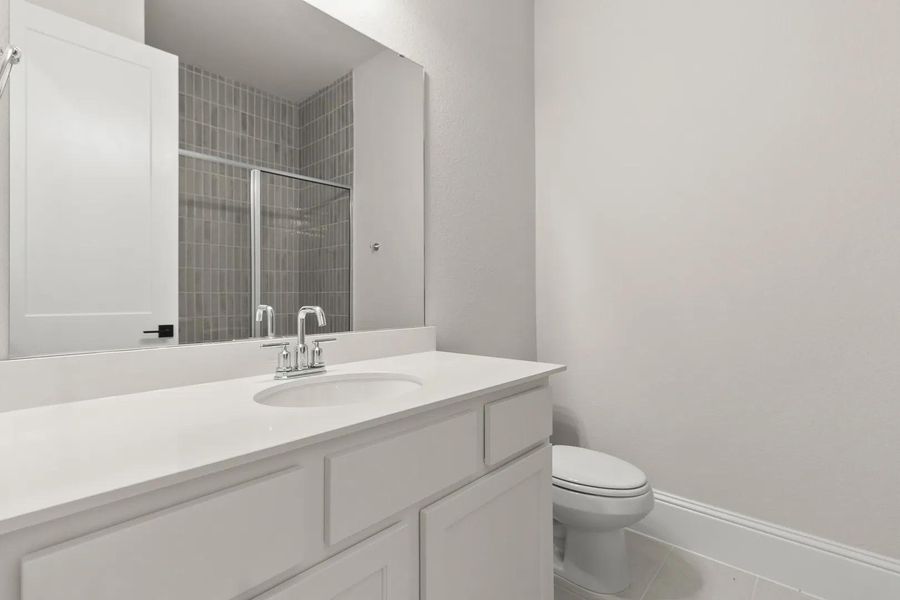 Brynlee II G Bathroom 2