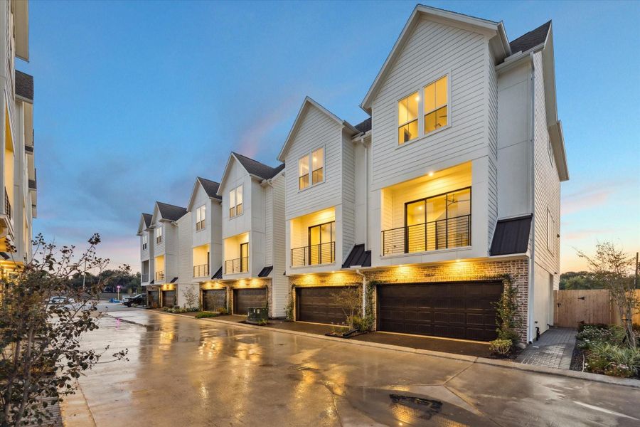 Image 24 of a home in Willowbend Point.