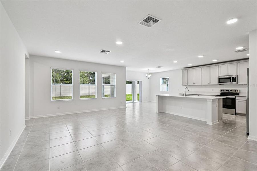 Spacious, unfurnished interior of a new home in Meadow Oaks, Hudson (Image 20).