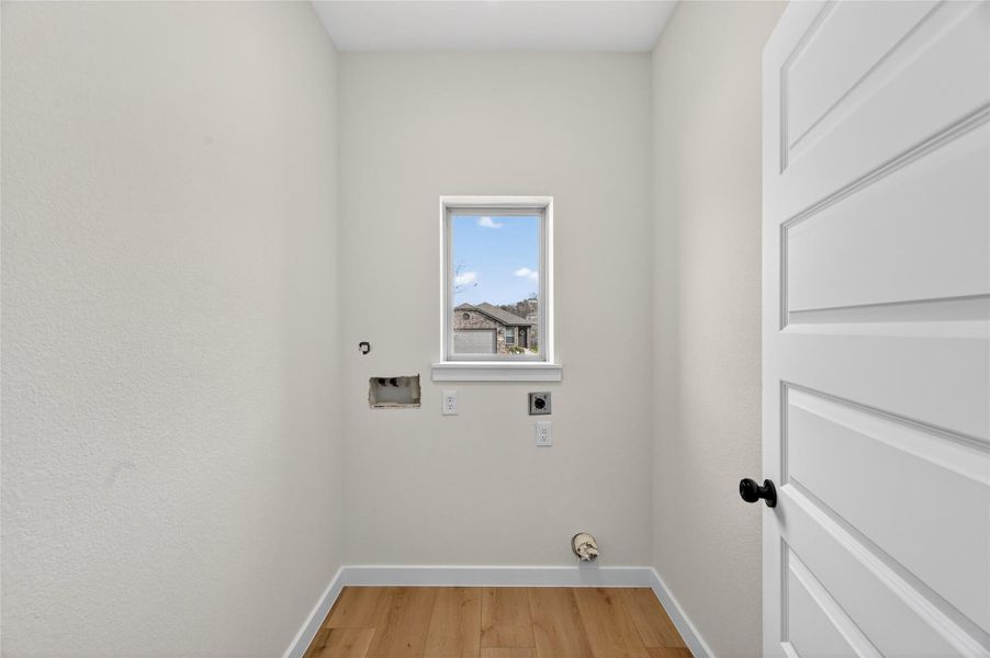 Spacious, unfurnished interior of a new home in Chapel Run, Montgomery (Image 19).