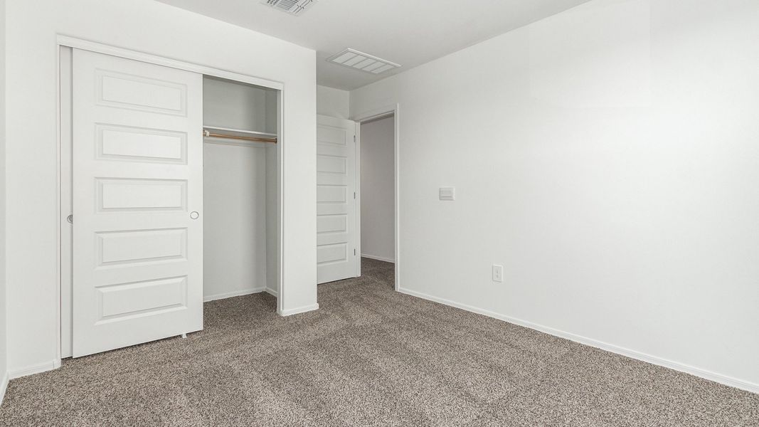 Spacious, unfurnished interior of a new home in Blackhawk, Tucson (Image 27).