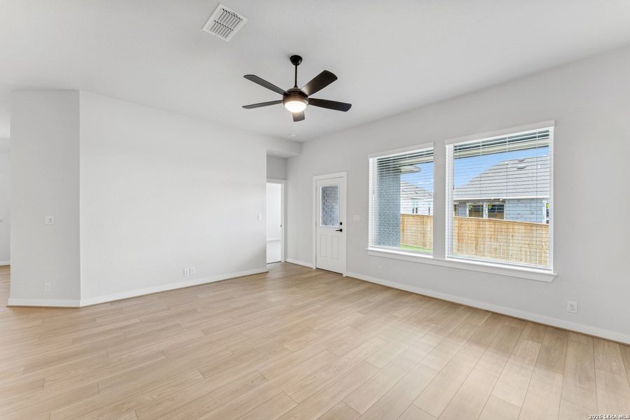 Spacious, unfurnished interior of a new home in , New Braunfels (Image 11).