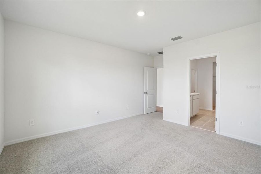 Spacious, unfurnished interior of a new home in Pine Ridge Meadows, Hudson (Image 37).