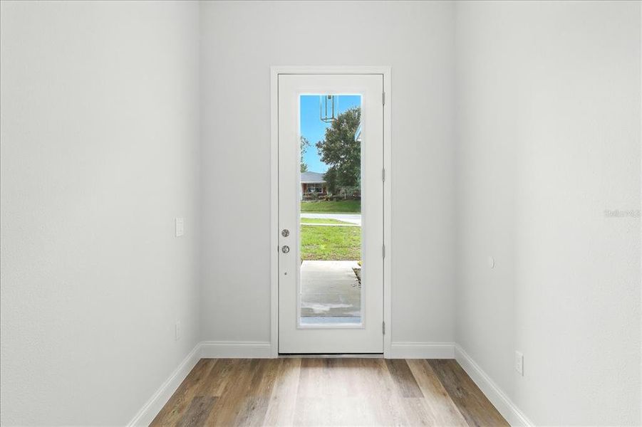 Spacious, unfurnished interior of a new home in , Citrus Springs (Image 16).