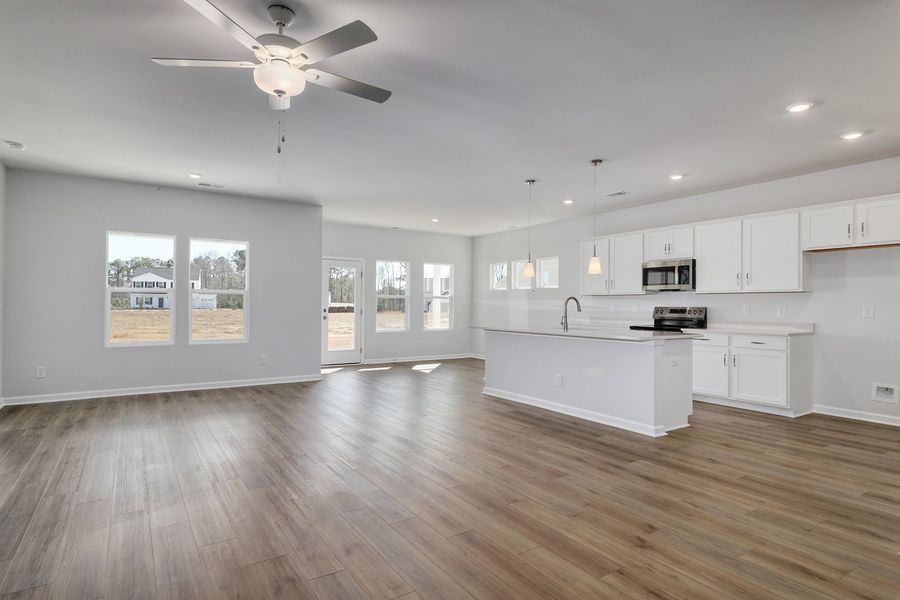 Spacious, unfurnished interior of a new home in Allston Park, Calabash (Image 21).