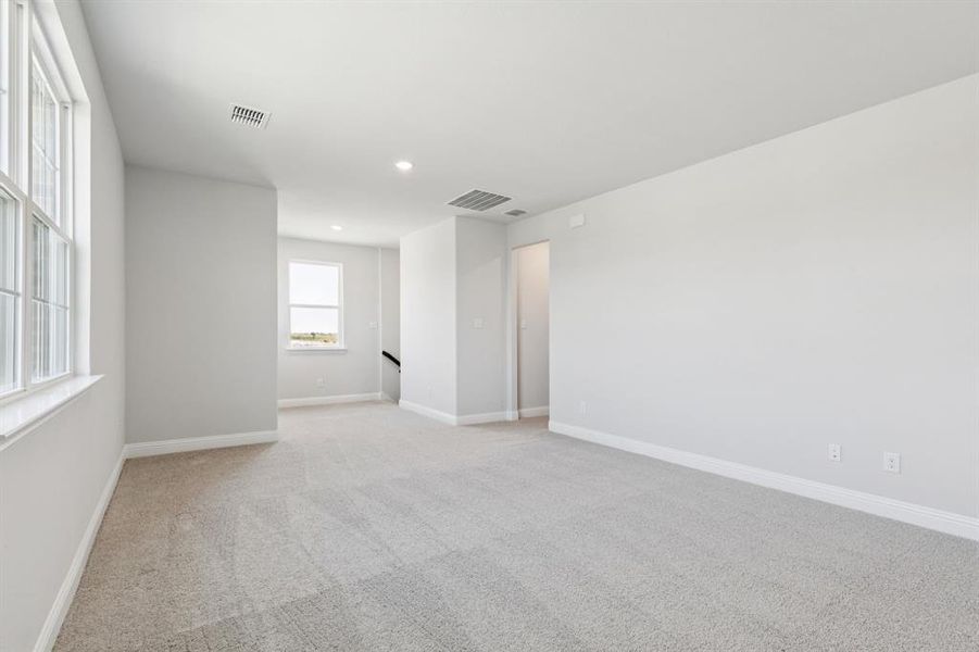 Spacious, unfurnished interior of a new home in AnaCapri, Anna (Image 19).