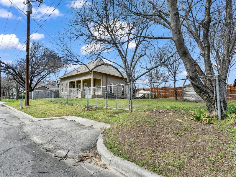 Exterior details and patio area of a home in , Weatherford (Image 19). Exterior details and patio area of a home in , Weatherford (Image 19).