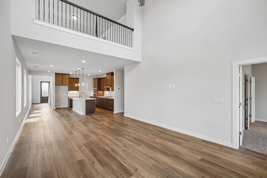 Spacious, unfurnished interior of a new home in The Meadows at Hunters Ranch, San Antonio (Image 18).