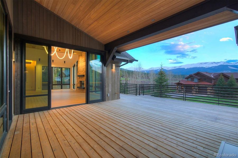 Spacious, unfurnished interior of a new home in , Breckenridge (Image 20).