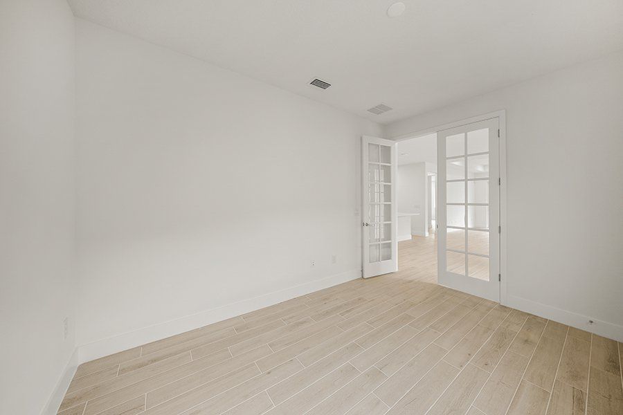 Spacious, unfurnished interior of a new home in Shellstone at Waterside, Sarasota (Image 8).