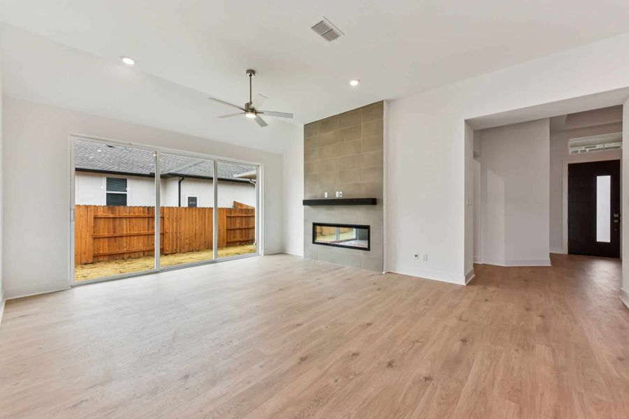 Spacious, unfurnished interior of a new home in Sweetwater, Austin (Image 33).