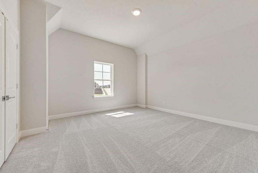 Spacious, unfurnished interior of a new home in South Pointe, Mansfield (Image 12).