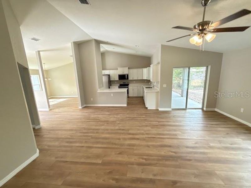 Spacious, unfurnished interior of a new home in , Ocala (Image 18).