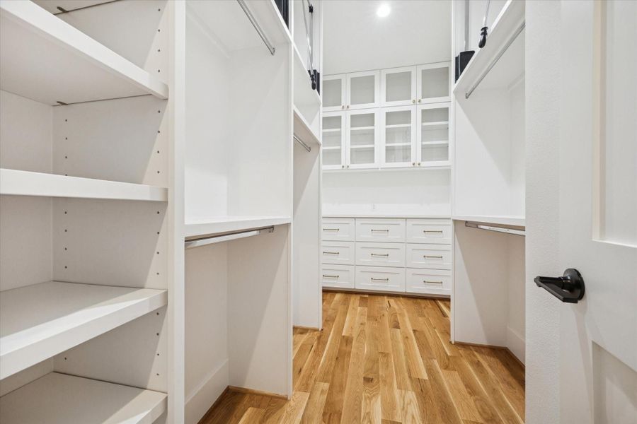 Spacious, unfurnished interior of a new home in , Houston (Image 21).