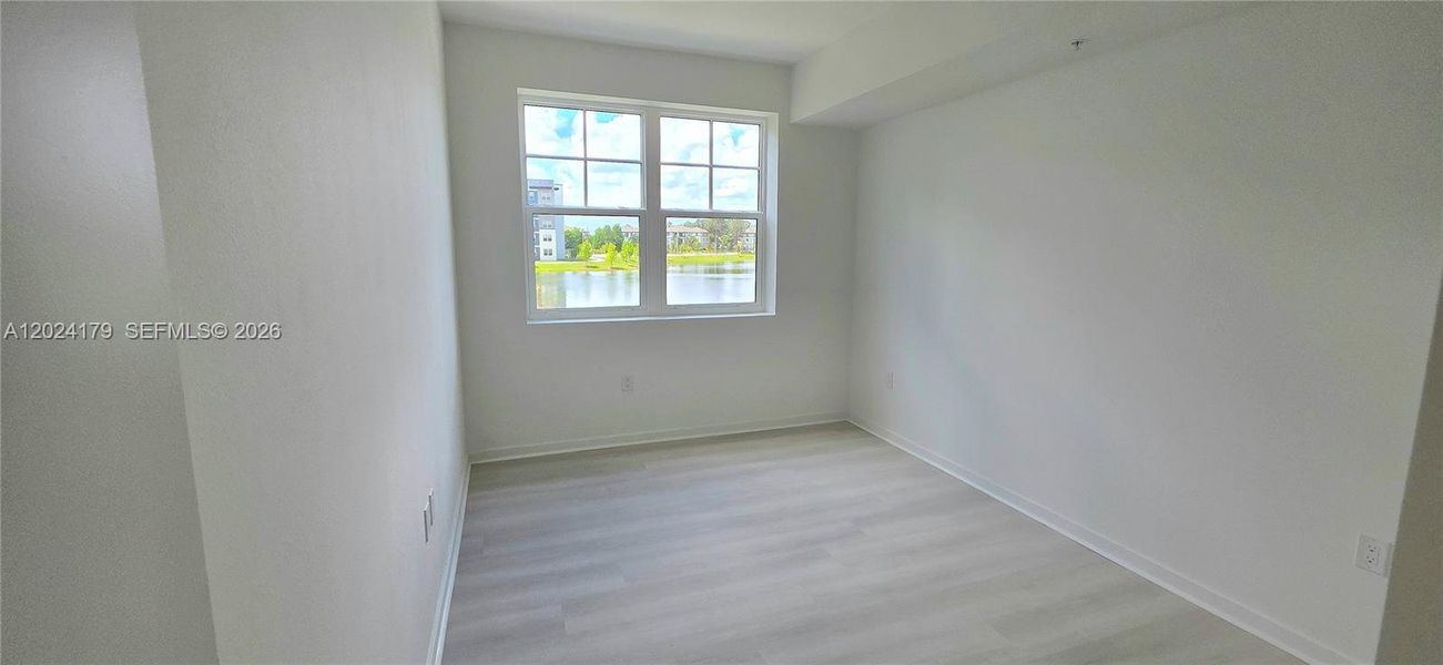 Spacious, unfurnished interior of a new home in , Orlando (Image 17).