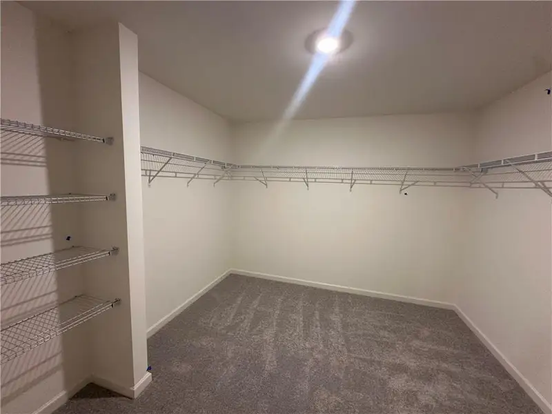Spacious, unfurnished interior of a new home in Mt. Tabor Ridge, Dallas (Image 19). Spacious, unfurnished interior of a new home in Mt. Tabor Ridge, Dallas (Image 19).