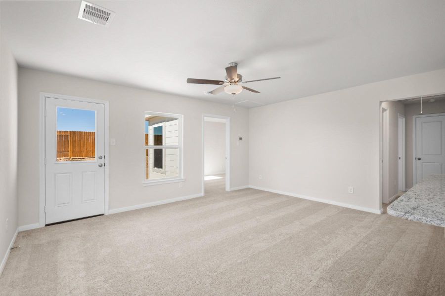 Spacious, unfurnished interior of a new home in Pinewood Trails, Cleveland (Image 9).