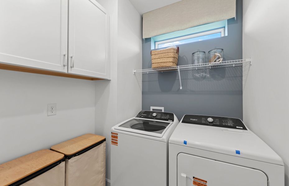 Representative interior finishes for a home built from the Ellenwood by Pulte Homes in Shores at Stillwater, Englewood (Image 22).