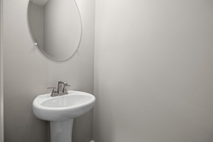 Representative interior finishes for a home built from the Glynn by UnionMain Homes in Austin Springs, Bethlehem (Image 10).