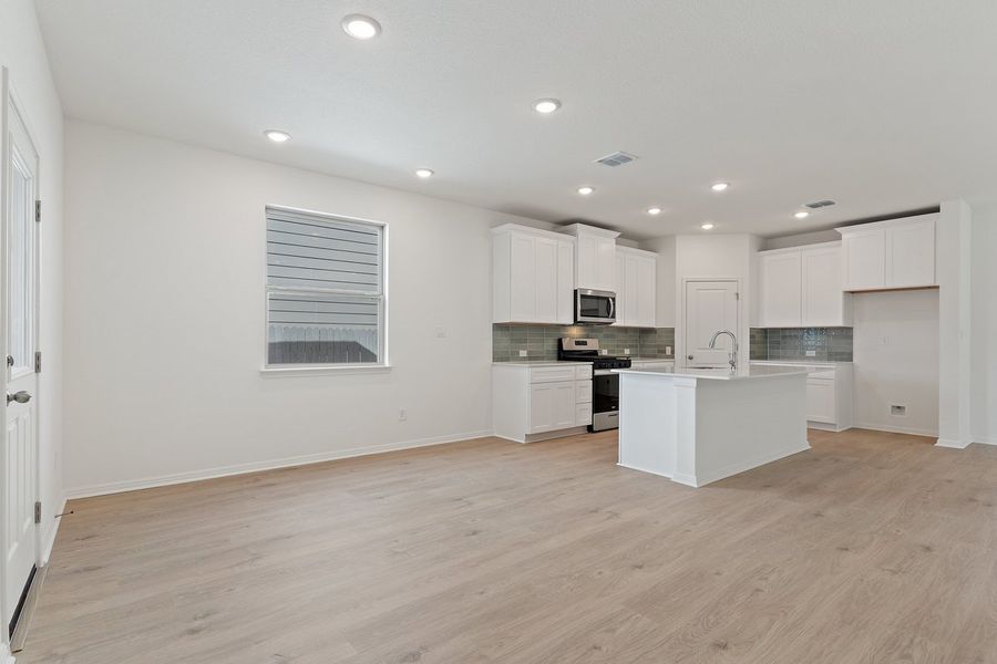 019_lb105433_71 019_lb105433_71